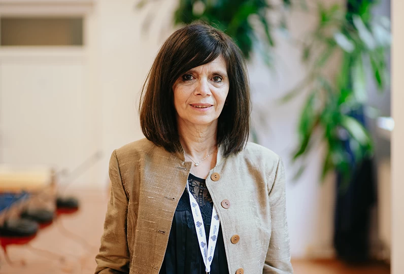 4. LILIANA MOS
